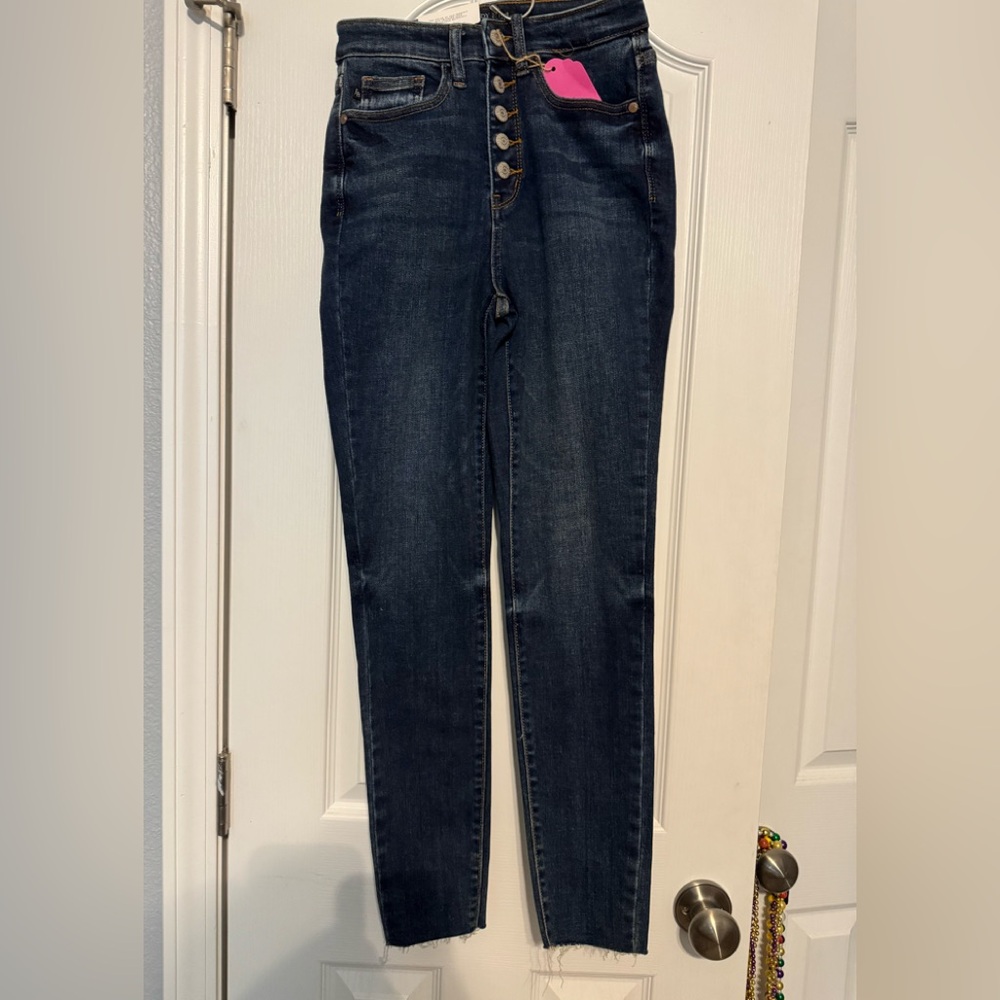 Judy Blue Hi-Rise Button Fly Cut Off Hem Skinny Jean